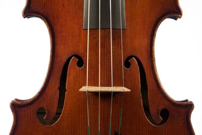 Daniele Ciaccio violino Bergonzi.jpg